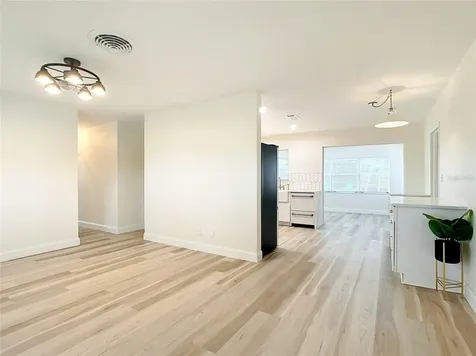 1820 70th Circle N St Petersburg FL 33702