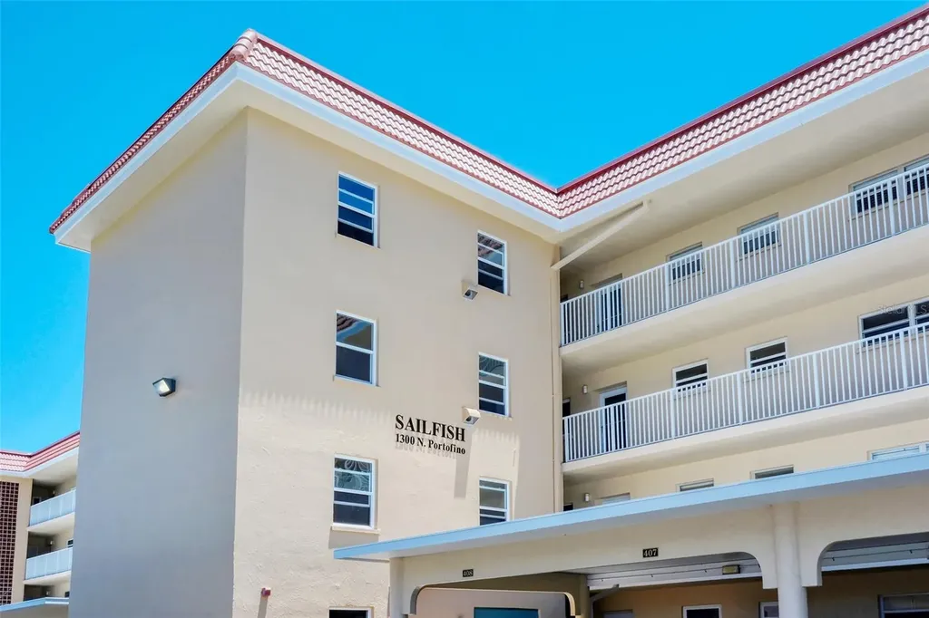 1300 N Portofino Drive Sarasota FL 34242