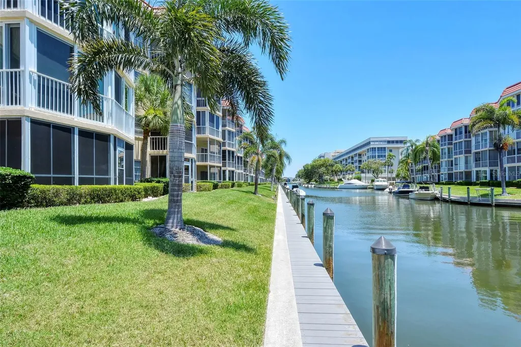 1300 N Portofino Drive Sarasota FL 34242