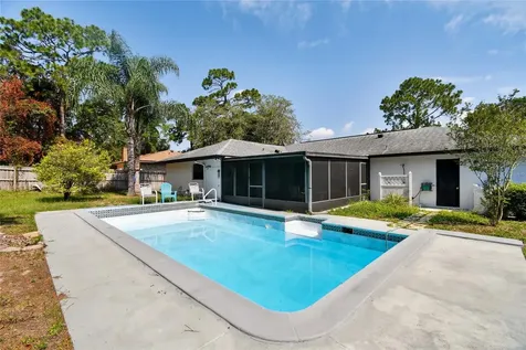 1134 Pine Oaks Court Apopka FL 32712