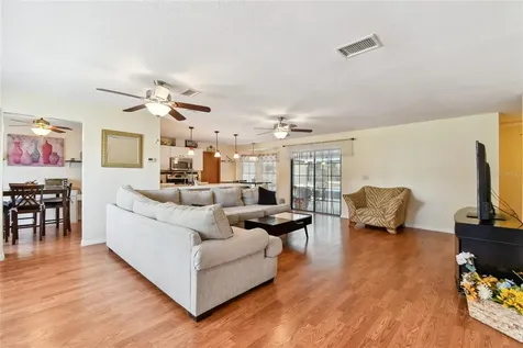 1134 Pine Oaks Court Apopka FL 32712