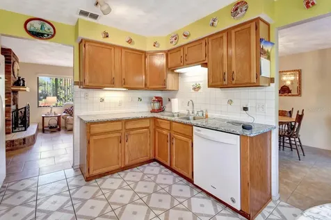 890 Glasgow Avenue Deltona FL 32738