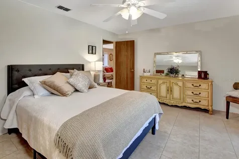 890 Glasgow Avenue Deltona FL 32738