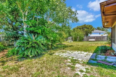 890 Glasgow Avenue Deltona FL 32738