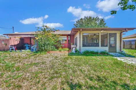 890 Glasgow Avenue Deltona FL 32738