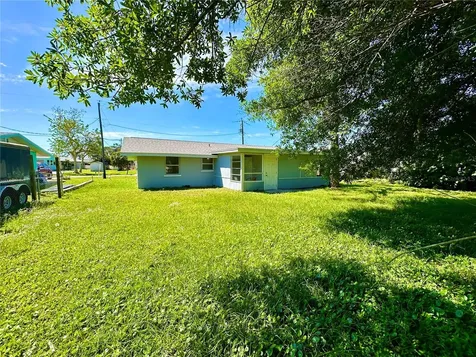 2024 Massachusetts Avenue Englewood FL 34224