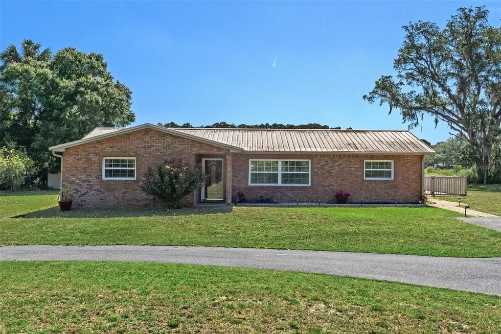 49 S Poinsettia Terrace Crystal River FL 34429