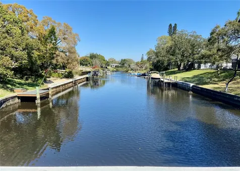 3637 Mineola Drive Sarasota FL 34239