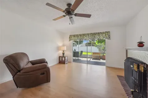 1013 64th Street W Bradenton FL 34209