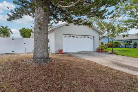 1013 64th Street W Bradenton FL 34209