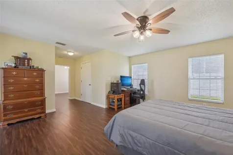 1013 64th Street W Bradenton FL 34209