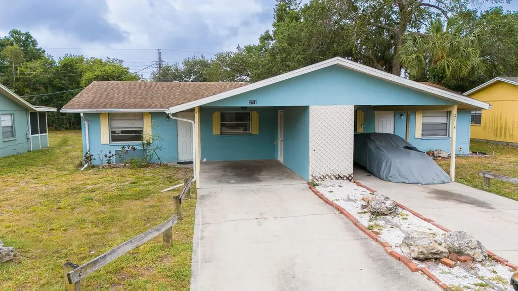 2716 52nd Avenue Drive W Bradenton FL 34207