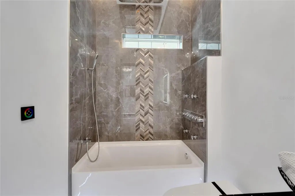 6542 Simone Shores Circle Apollo Beach FL 33572