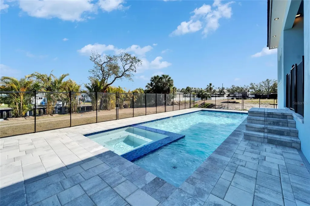 6542 Simone Shores Circle Apollo Beach FL 33572