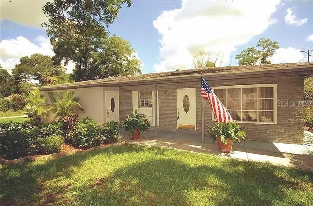 1420 Fernwood Place Seffner FL 33584