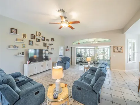 26953 Honeymoon Avenue Leesburg FL 34748