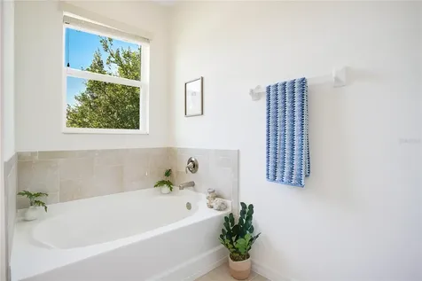 6303 Sunsail Place Apollo Beach FL 33572