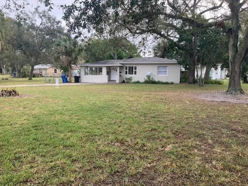 2340 Caesar Way S St Petersburg FL 33712