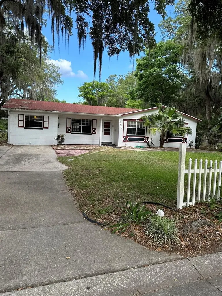 1070 Tuskegee Street Leesburg FL 34748