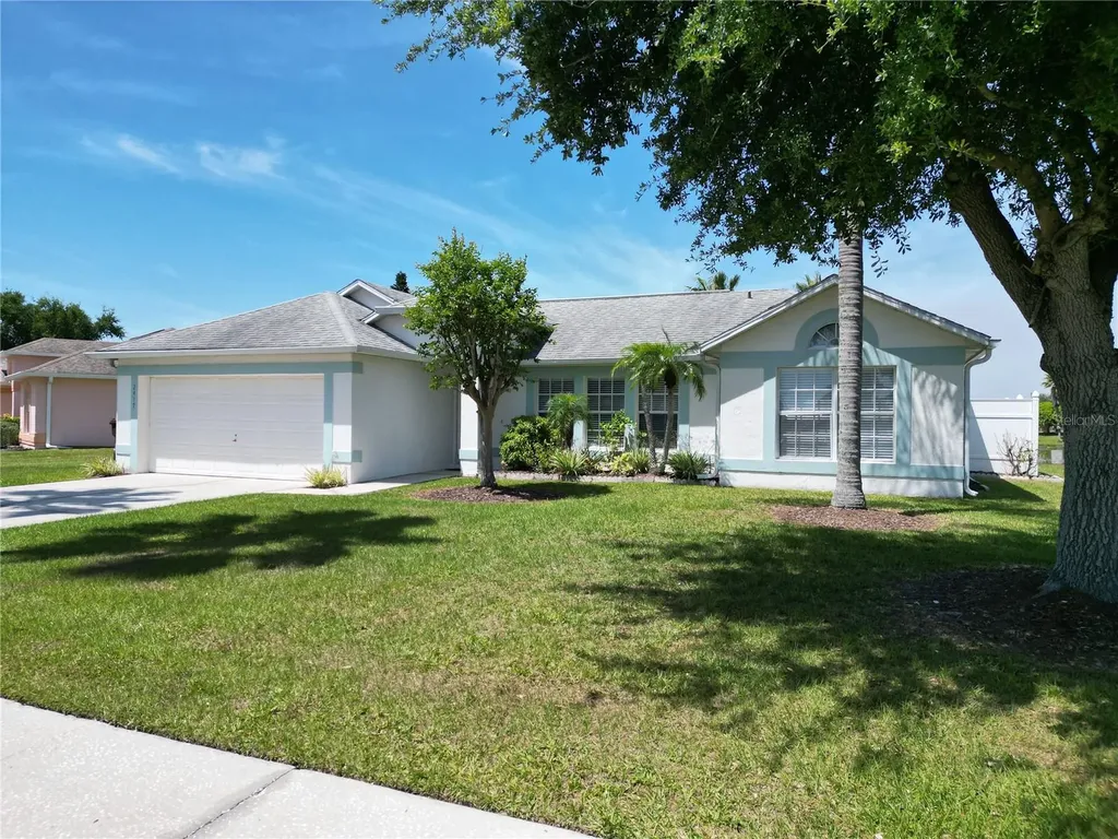 2417 Queenswood Circle Kissimmee FL 34743