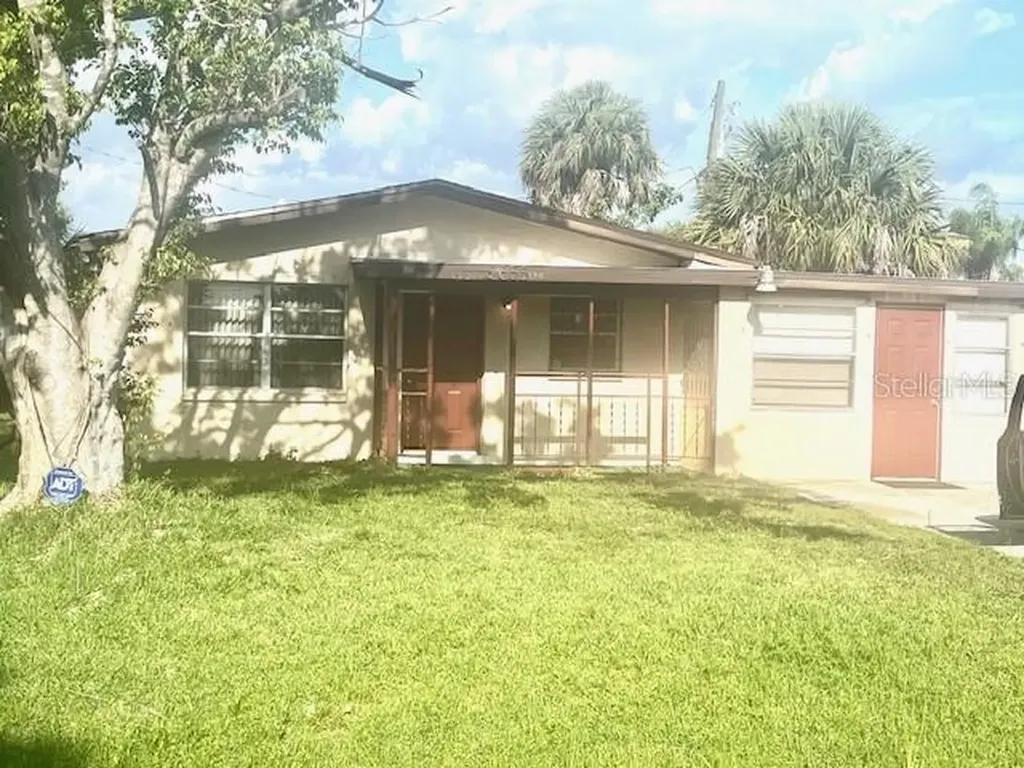 2633 Midway Avenue Fort Myers FL 33916