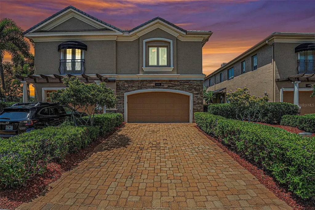 652 Saxony Boulevard St Petersburg FL 33716