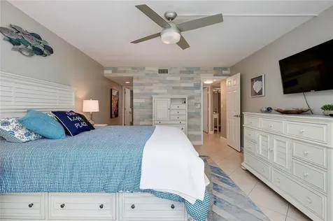 1350 N Portofino Drive Sarasota FL 34242