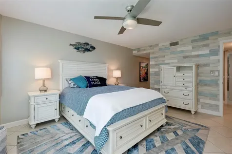 1350 N Portofino Drive Sarasota FL 34242