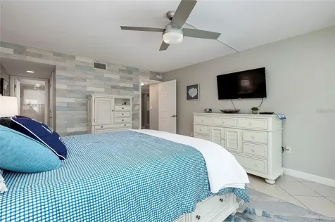 1350 N Portofino Drive Sarasota FL 34242