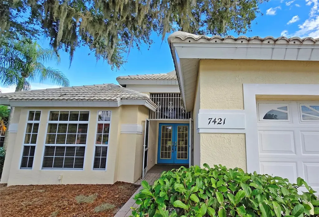 7421 Fairlinks Court Sarasota FL 34243