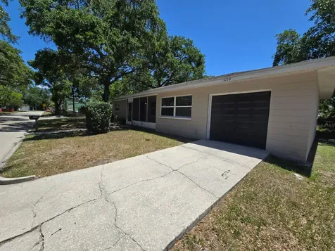 1608 Russell Street S St Petersburg FL 33712
