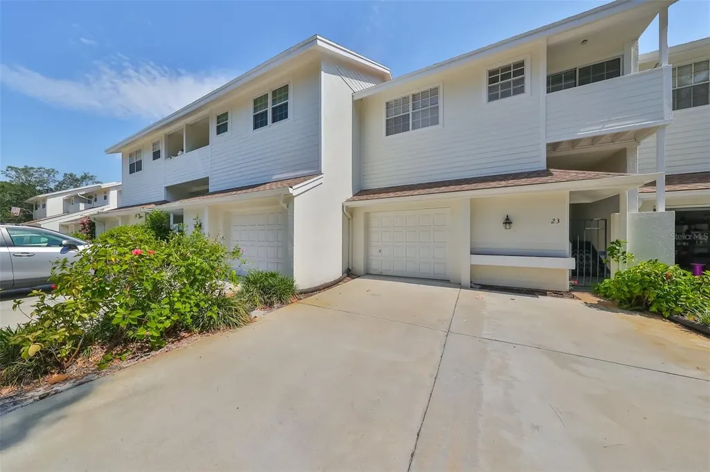 5222 S Russell Street Tampa FL 33611