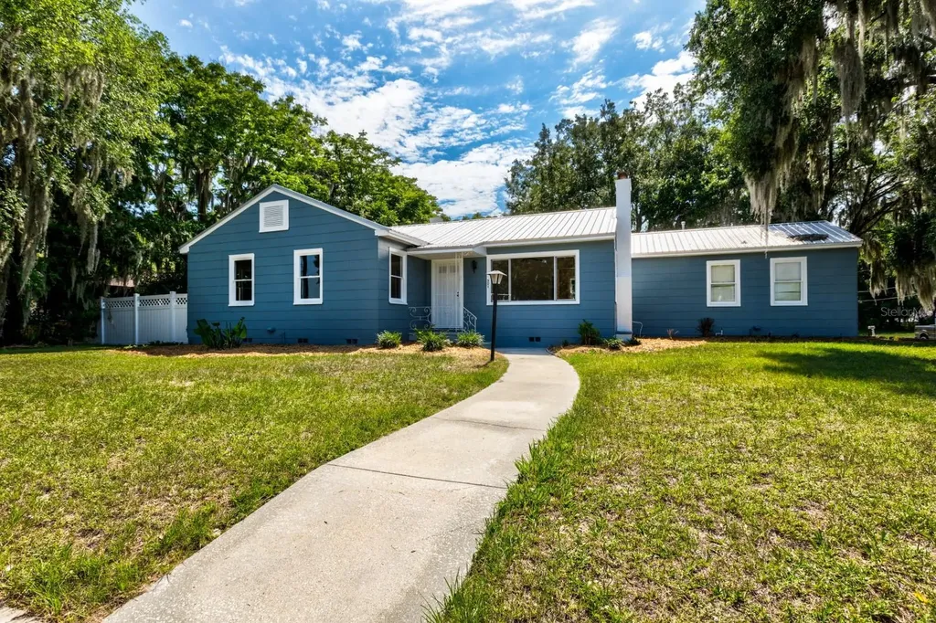 301 S 12th Street Leesburg FL 34748