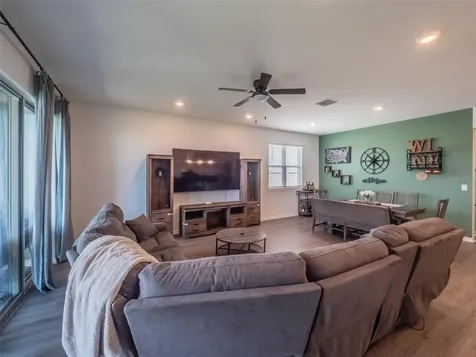 2624 Magnolia Avenue Davenport FL 33837