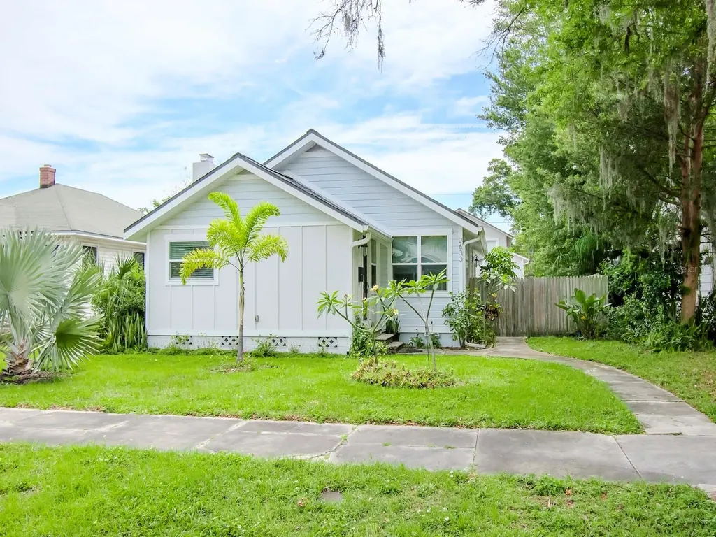 2633 12th Street N St Petersburg FL 33704