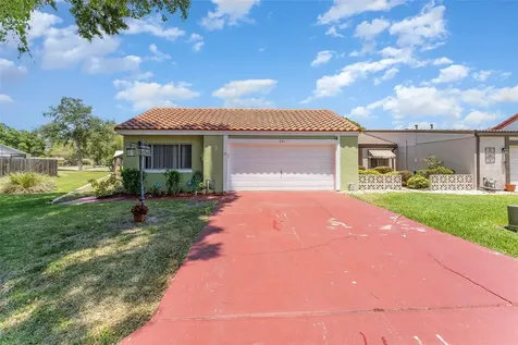 301 La Serena Winter Haven FL 33884