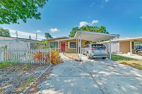 7212 35th Avenue N St Petersburg FL 33710
