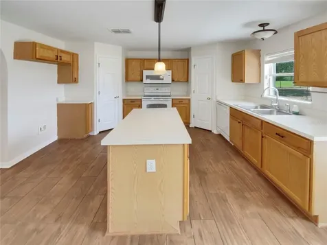 197 Vista View Avenue Eagle Lake FL 33839
