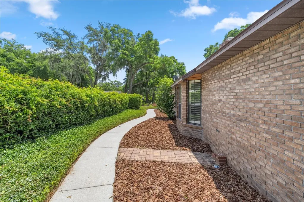 2811 SE 14th Street Ocala FL 34471