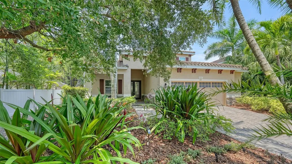 1919 Bougainvillea Street Sarasota FL 34239