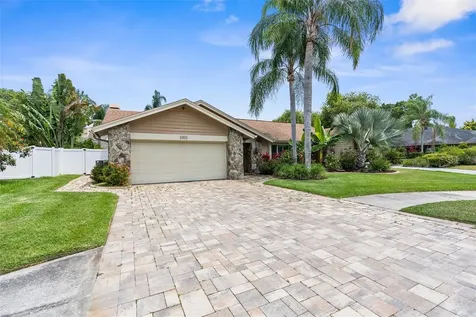 1001 Chatham Court Safety Harbor FL 34695