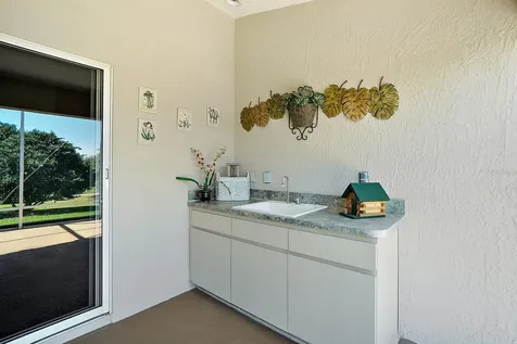 26950 Honeymoon Avenue Leesburg FL 34748
