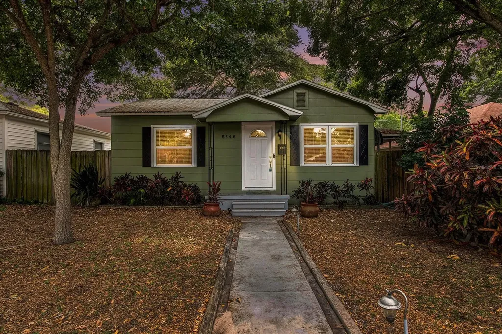 5246 4th Avenue N St Petersburg FL 33710