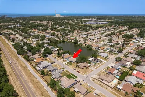 2717 Blossom Lake Drive Holiday FL 34691