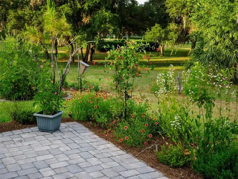 26938 Honeymoon Avenue Leesburg FL 34748