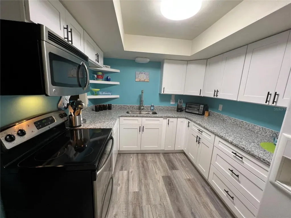 1406 N Saturn Avenue Clearwater FL 33755