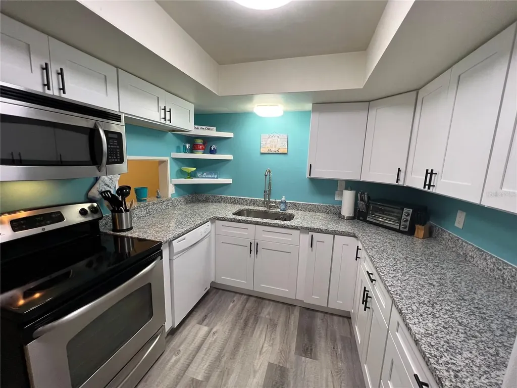 1406 N Saturn Avenue Clearwater FL 33755