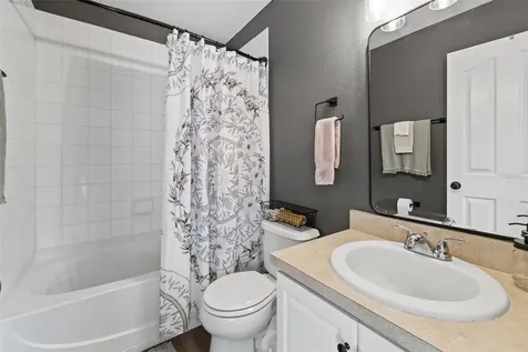 8715 Sheldon Creek Boulevard Tampa FL 33615
