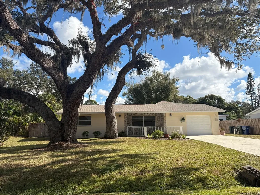 2025 Amanda Drive Sarasota FL 34232