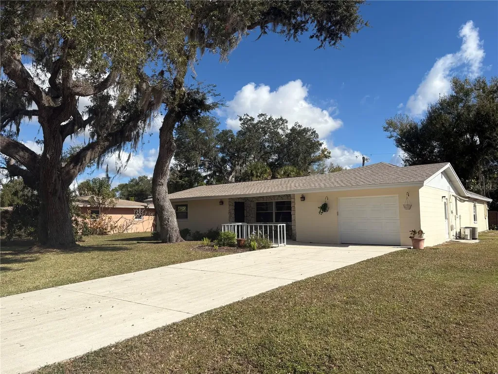 2025 Amanda Drive Sarasota FL 34232